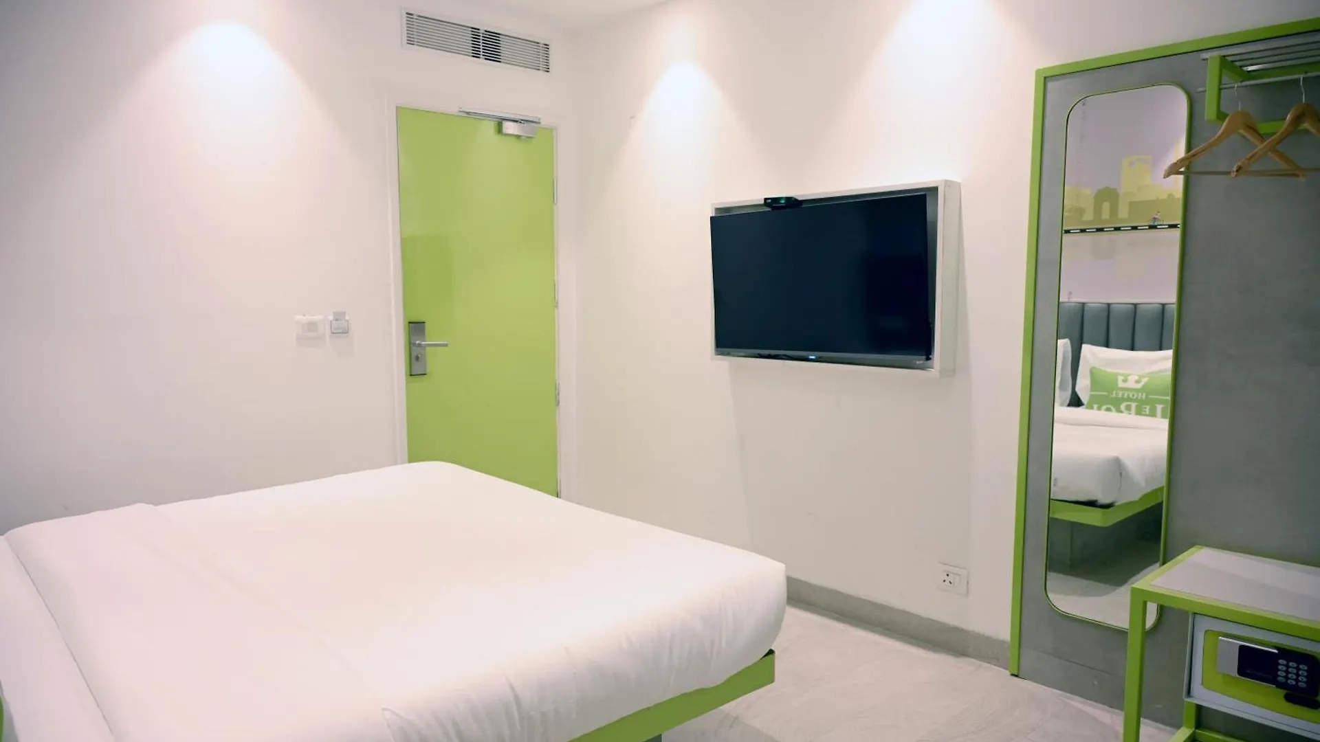 Hotel Le Roi Express Karol Bagh Delhi
