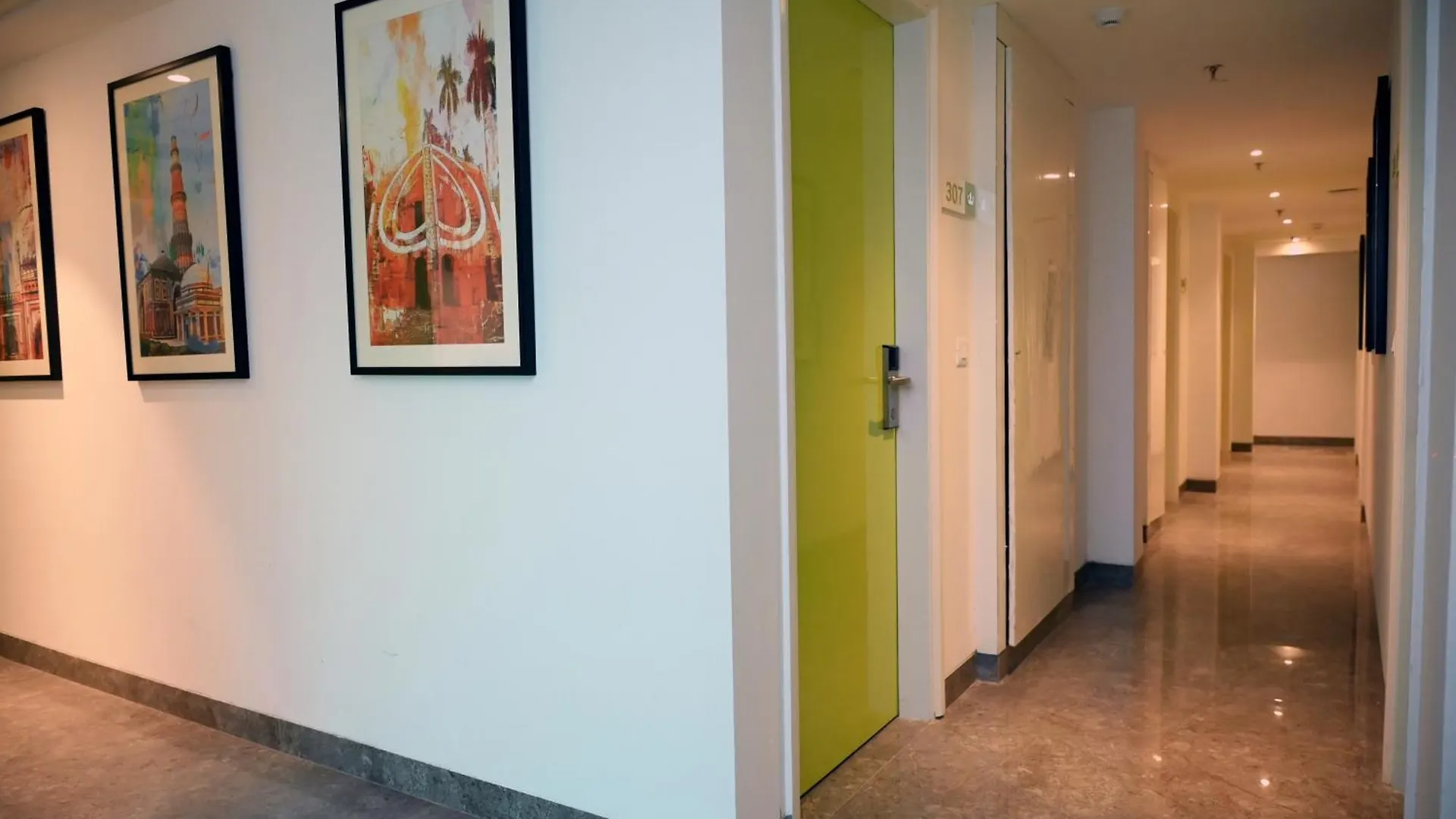 Hotel Le Roi Express Karol Bagh Delhi   Delhi (National Capital Territory of India)