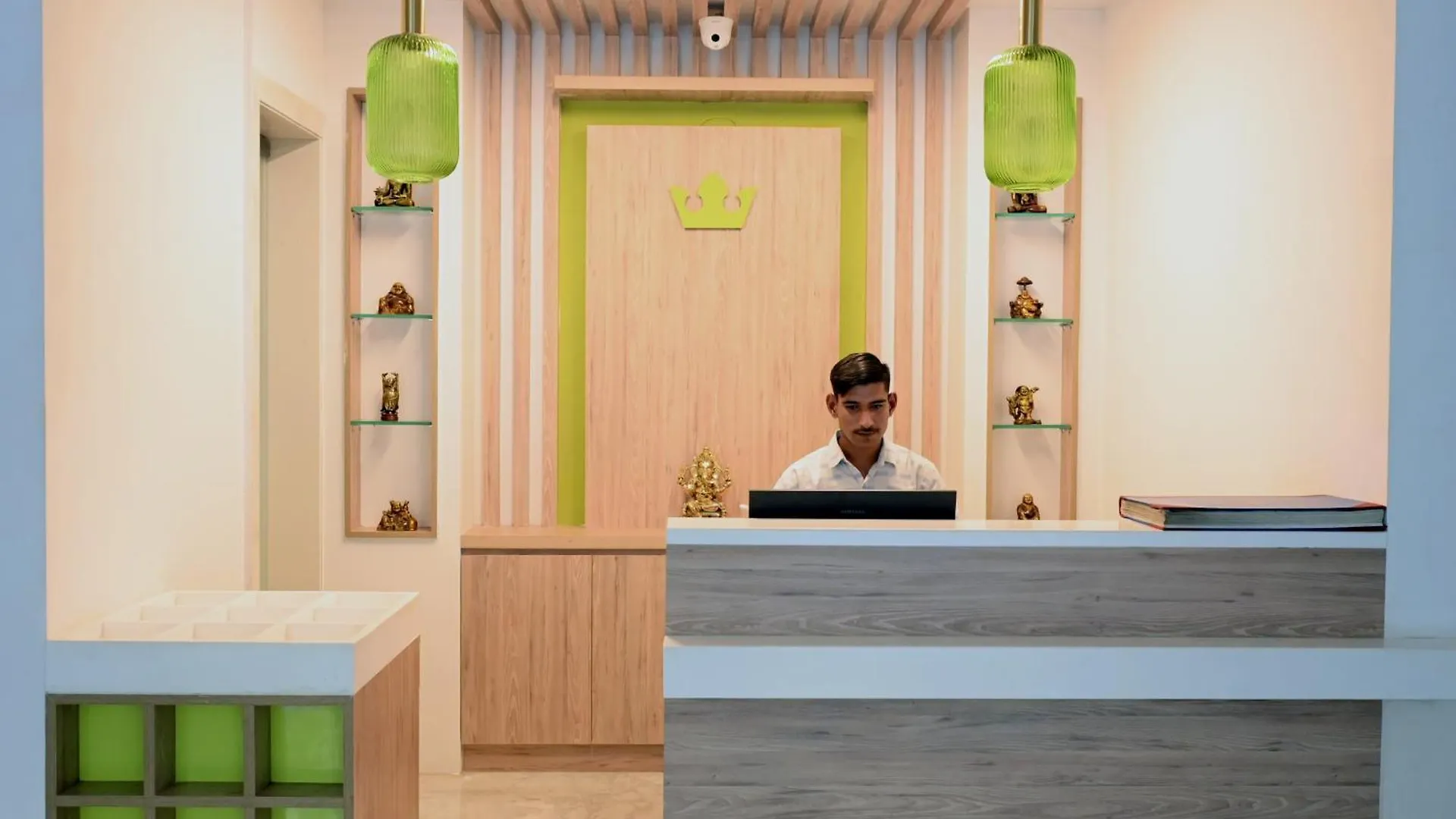 Hotel Le Roi Express Karol Bagh Delhi  India